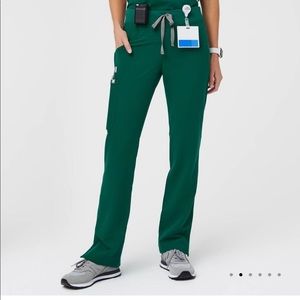 FIGS SCRUB PANTS SET